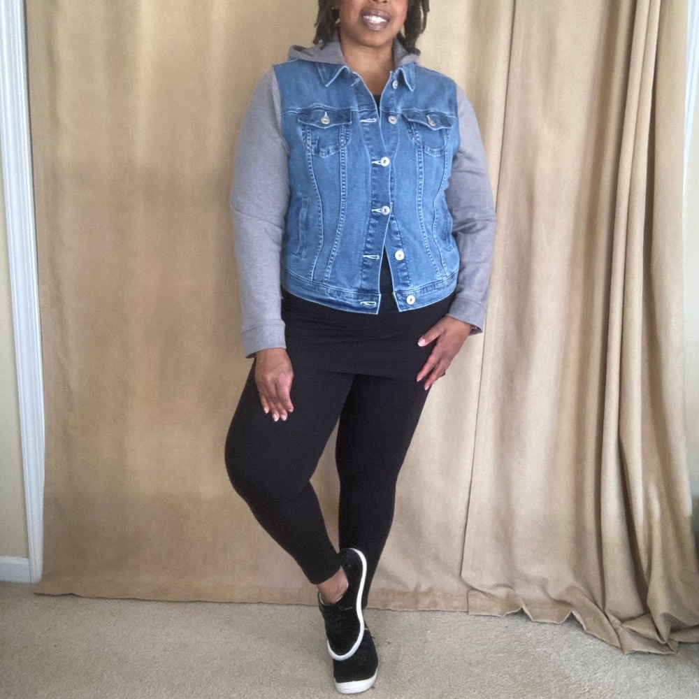 Torrid Trucker Jean Jacket with Fleece Sleeves Medium Wash, size 1X (14/… - Picture 4 of 14